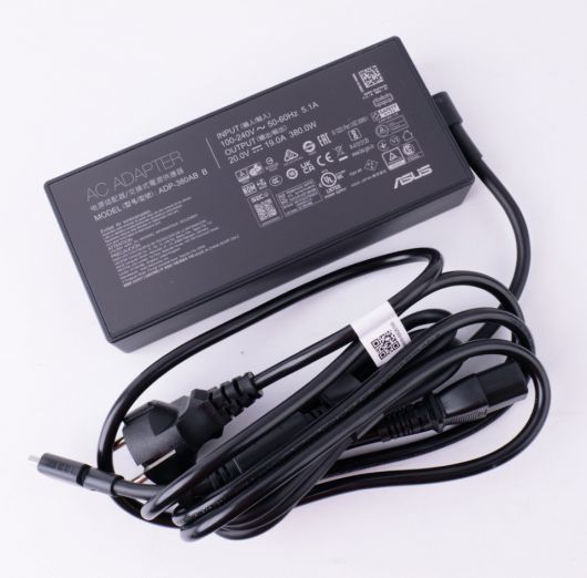 전력 소모가 높은 만큼 380W 어댑터를 연결해 사용한다.