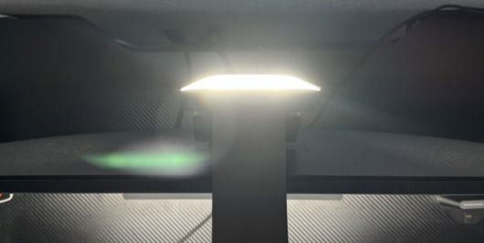 후면에 있는 헤일로 LED는 주변 환경을 밝게 해준다.