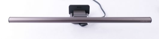 정면은 벤큐 스크린바와 똑같은 디자인이다.