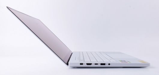 약 150도까지 상판이 열린다.