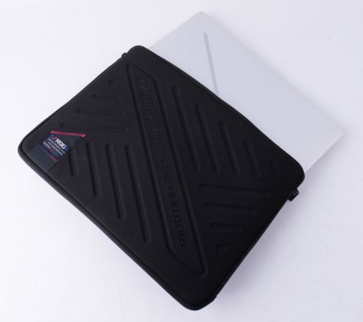 전용 슬리브가 포함됐다.