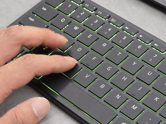 빠른 연속 입력이 가능하고 마치 초콜릿을 부러뜨리는 것 같은 구분감도 재미있게 느껴졌다.