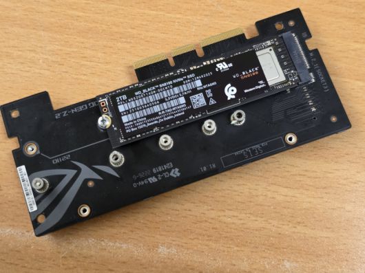 PCIe 5.0x4 2.0 인터페이스를 갖춘 메인보드와 특히 좋은 궁합을 보인다.