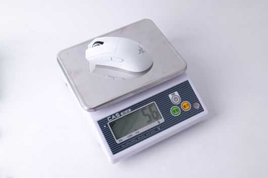 놀라운 점은 무게에 있다.