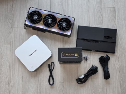 앞서 언급한 제품들과 오큐링크 단자가 내장된 미니 PC ‘Minisforum AI X1 PRO’과 함께 실제 eGPU 환경을 구성해봤다.