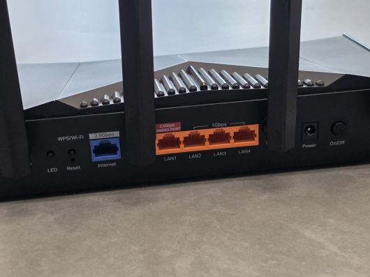 2.5Gbps WAN을 갖췄기 때문에 2.5Gbps 인터넷 서비스를 사용 중이라면 더욱 빠른 속도를 누릴 수 있다.