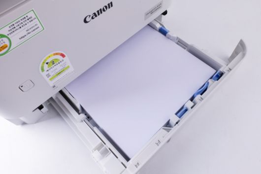 최대 250매까지 넣어둘 수 있다.