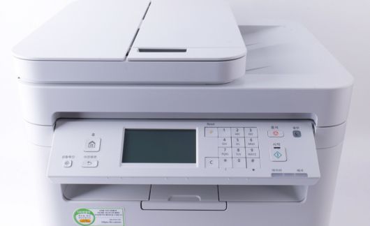 정면에 있는 패널은 각도 조절이 가능하다.