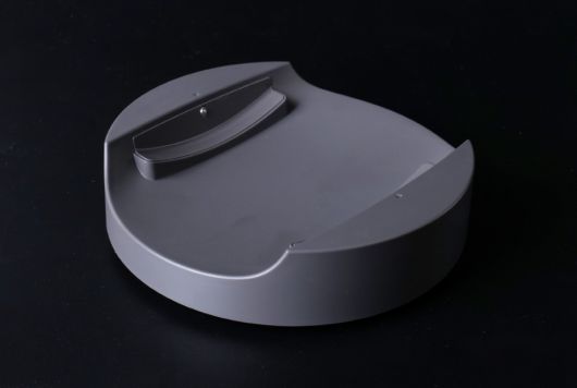 스탠드는 360도 회전과 135도 위아래 각도 조절이 가능하다. 한쪽을 높일 수 있는 틸트 기능도 있다.