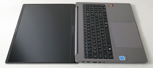 상판은 180도까지 펼칠 수 있다.