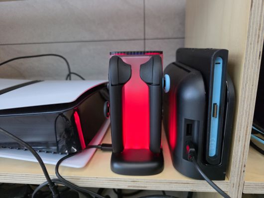 닌텐도 스위치 2 독 전면의 USB 단자에 연결하여 사용하는 것도 가능하다.