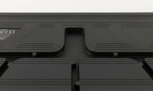 USB 단자는 안쪽에 배치됐다.