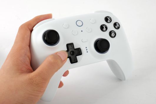 조작감은 전반적으로 고급스러워진 느낌이다.