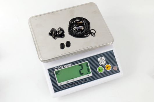 이어폰 본체, 케이블, 이어팁을 합친 실측 무게는 21g에 불과했다.