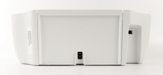 후면에는 전원 단자와 USB 2.0 단자가 있다.