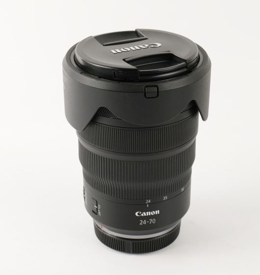 촬영에 사용한 렌즈는 캐논 RF24-70mm F2.8 L IS USM이다.
