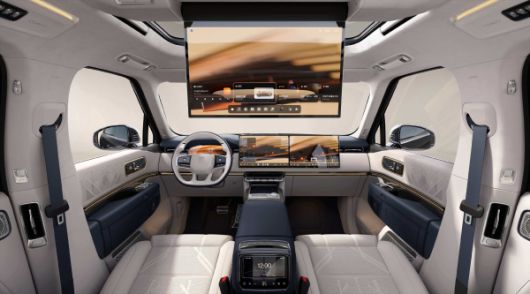 삼성디스플레이 17형 RSE(Rear Seat Entertainment). 사진=삼성디스플레이