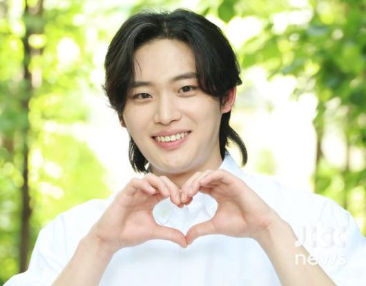 드라마 '청담국제고등학교'에 출연한 배우 이종혁이 6일 오후 서울 마포구 상암동 JTBC에서 인터뷰를 갖고 포즈를 취하고 있다. 김현우 엔터뉴스팀 기자 kim.hyunwoo3@jtbc.co.kr (콘텐트비즈니스본부)