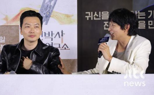 19일 오후 서울 용산구 CGV 용산아이파크몰점에서 영화 '천박사 퇴마 연구소: 설경의 비밀' 언론시사회가 열렸다. 김성식 감독과 배우 강동원, 이동휘, 이솜, 박소이, 김종수, 허준호가 참석했다. 박세완 엔터뉴스팀 기자 park.sewan@jtbc.co.kr (콘텐트비즈니스본부)