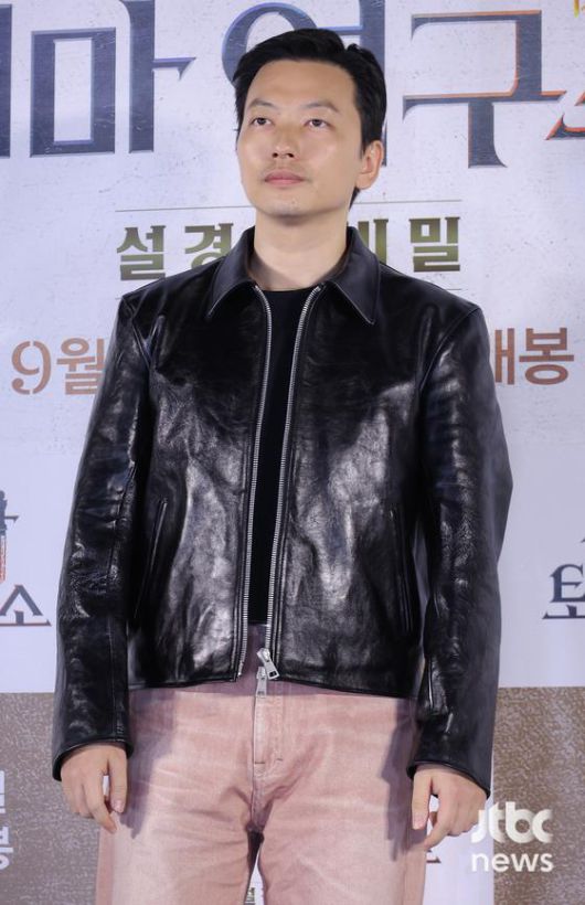 19일 오후 서울 용산구 CGV 용산아이파크몰점에서 영화 '천박사 퇴마 연구소: 설경의 비밀' 언론시사회가 열렸다. 김성식 감독과 배우 강동원, 이동휘, 이솜, 박소이, 김종수, 허준호가 참석했다. 박세완 엔터뉴스팀 기자 park.sewan@jtbc.co.kr (콘텐트비즈니스본부)