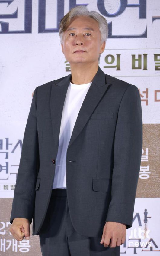 19일 오후 서울 용산구 CGV 용산아이파크몰점에서 영화 '천박사 퇴마 연구소: 설경의 비밀' 언론시사회가 열렸다. 김성식 감독과 배우 강동원, 이동휘, 이솜, 박소이, 김종수, 허준호가 참석했다. 박세완 엔터뉴스팀 기자 park.sewan@jtbc.co.kr (콘텐트비즈니스본부)