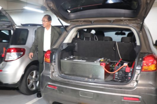 피의자들 차량에 탑재된 휴대전화 도청 장비. 〈사진=필리핀 국가수사청(NBI)〉