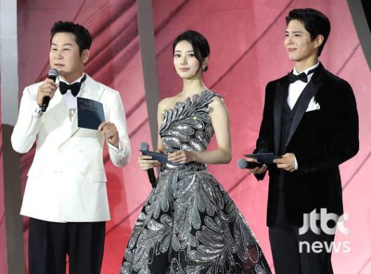 '제61회 백상예술대상 with 구찌'가 5일 오후 서울 강남구 코엑스 D홀에서 개최됐다. 박세완 엔터뉴스팀 기자 park.sewan@jtbc.co.kr