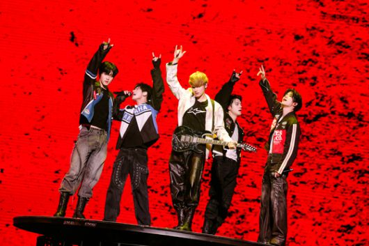 투모로우바이투게더