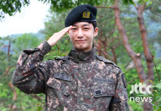 그룹 몬스타엑스 형원이 13일 오전 경기도 가평군 조종면 육군 수도기계화보병사단에서 만기 전역했다. 박세완 엔터뉴스팀 기자 park.sewan@jtbc.co.kr