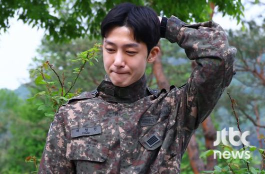 그룹 몬스타엑스 형원이 13일 오전 경기도 가평군 조종면 육군 수도기계화보병사단에서 만기 전역했다. 박세완 엔터뉴스팀 기자 park.sewan@jtbc.co.kr