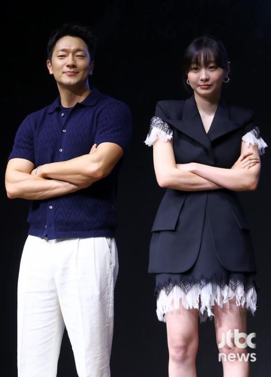 14일 오전 서울 JW 메리어트 동대문 스퀘어에서 디즈니+ '나인 퍼즐' 제작발표회가 열렸다. 윤종빈 감독과 배우 김다미, 손석구, 김성균, 현봉식이 참석했다. 박세완 엔터뉴스팀 기자 park.sewan@jtbc.co.kr