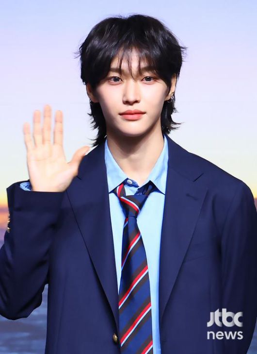 그룹 라이즈가 19일 오전 서울 블루스퀘어 SOL트래블홀에서 열린 첫 정규 앨범 '오디세이(ODYSSEY)' 쇼케이스에서 포토타임을 갖고 있다. 박세완 엔터뉴스팀 기자 park.sewan@jtbc.co.kr