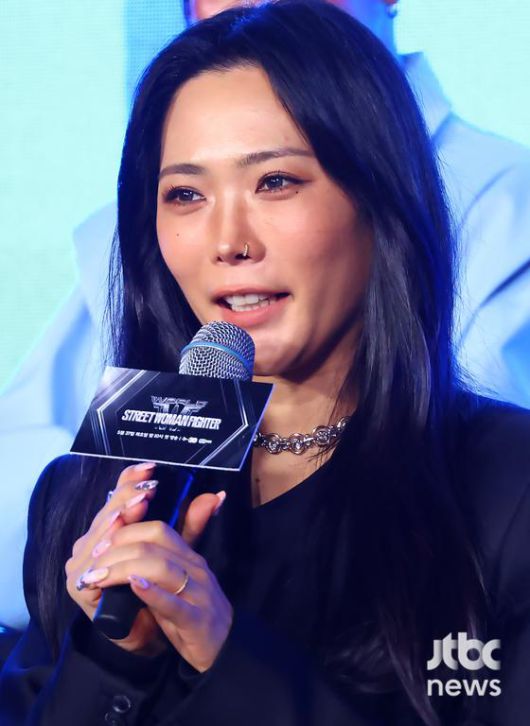 27일 오전 서울 SJ쿤스트할레에서 Mnet '월드 오브 스트릿 우먼 파이터' 제작발표회가 열렸다. 허니제이, 가비, 노제, 리정, 리헤이, 립제이, 모니카, 아이키, 효진초이가 참석해 소감을 말하고 있다. 박세완 엔터뉴스팀 기자 park.sewan@jtbc.co.kr