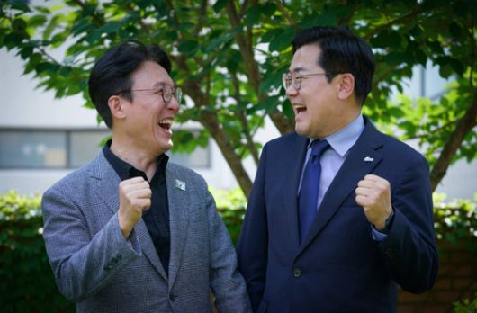 김민석 국무총리 후보자(왼쪽), 박찬대 더불어민주당 의원. 〈사진=박 의원 페이스북〉