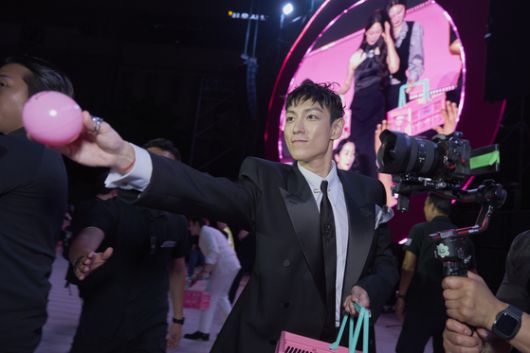 '오징어 게임' 시즌3 팬 이벤트 행사에 참석한 최승현(탑). 사진=넷플릭스