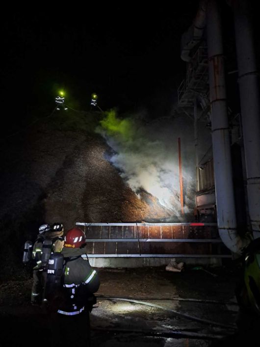 강원 평창군 용평면 목재 가공공장 화재〈사진=강원특별자치도 소방본부 제공〉