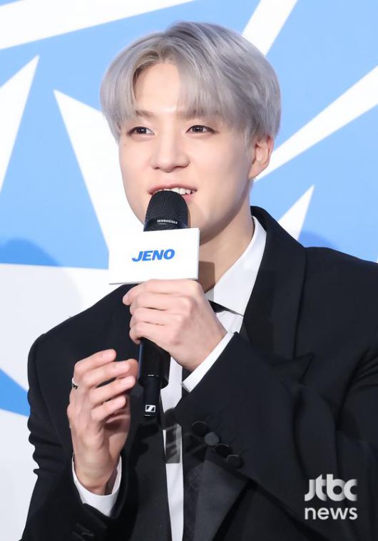 그룹 NCT드림이 14일 오전 서울 롯데시네마 월드타워에서 열린 정규 5집 '고 백 투 더 퓨처' 제작발표회에 참석해 소감을 말하고 있다. 박세완 엔터뉴스팀 기자 park.sewan@jtbc.co.kr