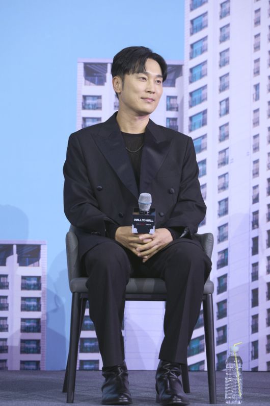 오는 18일 공개되는 넷플릭스 오리지널 영화 '84제곱미터' 제작발표회가 14일 오전 서울 중구 앰배서더 서울 풀만 호텔에서 개최됐다. 〈사진=넷플릭스〉