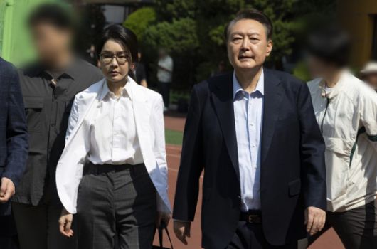 윤석열 전 대통령(오른쪽)과 김건희 여사. 〈사진=공동취재/연합뉴스〉