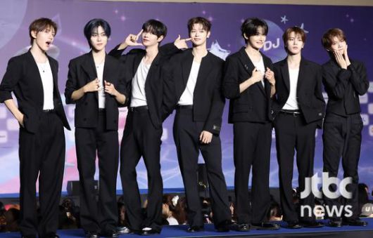 그룹 클로즈 유어 아이즈