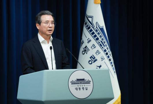 김용범 대통령실 정책실장이 31일 서울 용산 대통령실 청사에서 한미 관세 협상 타결과 관련해 브리핑을 하고 있다. 〈사진=연합뉴스〉