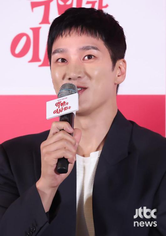 6일 오후 서울 용산CGV 아이파크몰에서 영화 '악마가 이사왔다' 언론시사회가 열렸다. 이상근 감독과 배우 임윤아, 안보현, 주현영이 참석했다. 박세완 엔터뉴스팀 기자 park.sewan@jtbc.co.kr