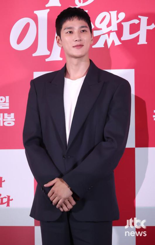 6일 오후 서울 용산CGV 아이파크몰에서 영화 '악마가 이사왔다' 언론시사회가 열렸다. 이상근 감독과 배우 임윤아, 안보현, 주현영이 참석했다. 박세완 엔터뉴스팀 기자 park.sewan@jtbc.co.kr
