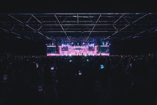 〈사진=더블랙레이블〉