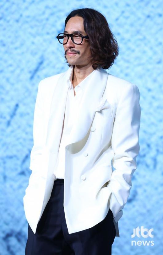 14일 오전 서울 JW매리어트 동대문 스퀘어에서 넷플릭스 오리지널 영화 '굿뉴스' 제작보고회가 열렸다. 변성현 감독, 배우 설경구, 홍경, 류승범이 참석했다. 박세완 엔터뉴스팀 기자 park.sewan@jtbc.co.kr