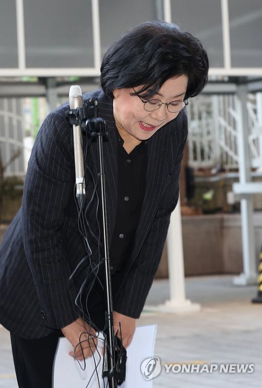 이혜훈 기획예산처 장관 후보자가 30일 오전 서울 중구 예금보험공사에 마련된 인사청문회 준비 사무실로 출근하며 과거 계엄 옹와 탄핵 반대 발언에 대해 사과했다. 〈사진=연합뉴스〉