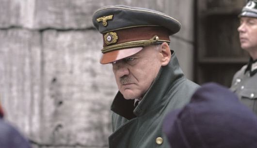 영화 속 히틀러는 샤우팅 한방으로 참모들의 입을 막아버린다.[사진｜더스쿠프 포토]