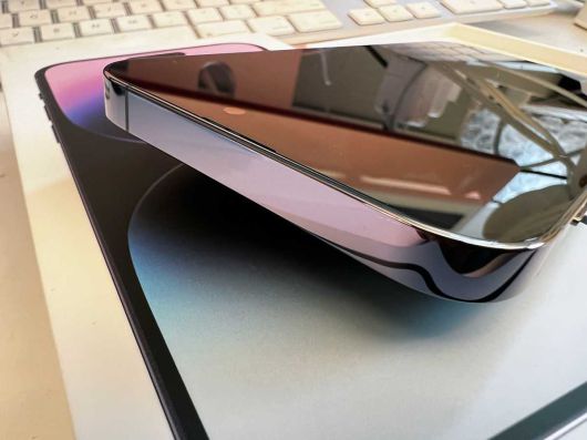 아이폰 14 프로 맥스 상단 ⓒ Foundry