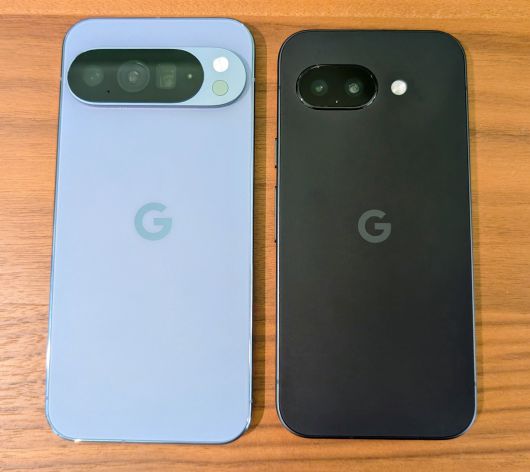 픽셀 10 프로 XL과 픽셀 9a를 나란히 둔 모습.JR Raphael, Foundry