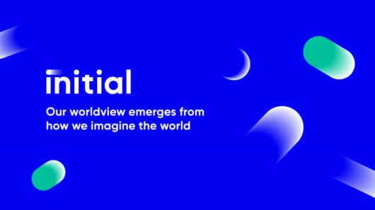 이니셜 엔터 로고./